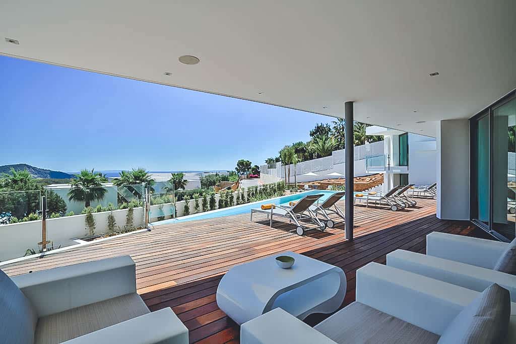 Villa Rental Ibiza - 5 Bedrooms - Balearic Bliss - Villa Riley - covered terrace