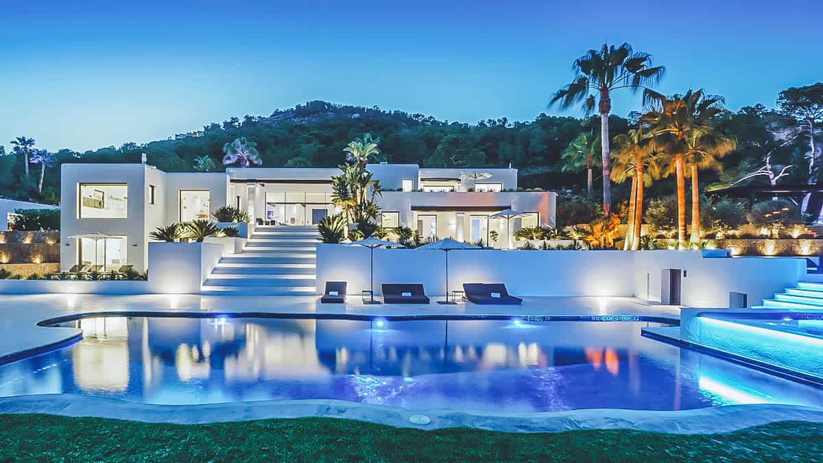 Villa Rental Ibiza - 6 Bedrooms - Balearic Bliss - Can Idle - pool and villa view at night