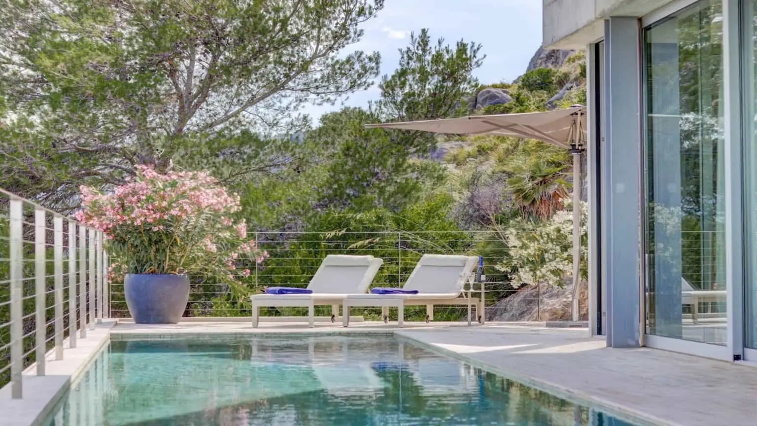 Villa Rental Mallorca - 4 Bedrooms - Balearic Bliss - Corazon de Piedra - poolside loungers