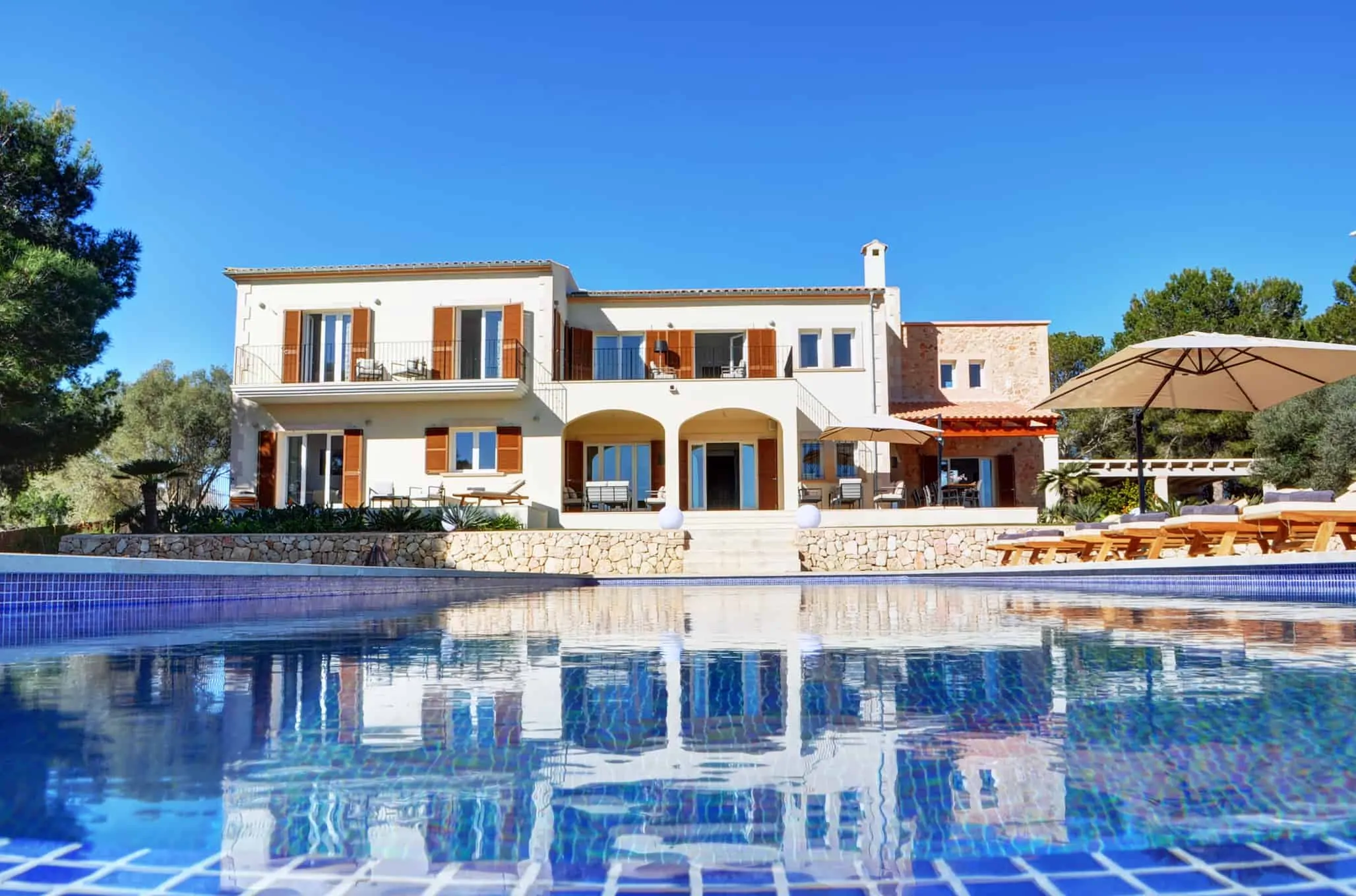 Villa Rental Mallorca - 6 Bedrooms - Balearic Bliss - Can Estera - mosaic tiled pool