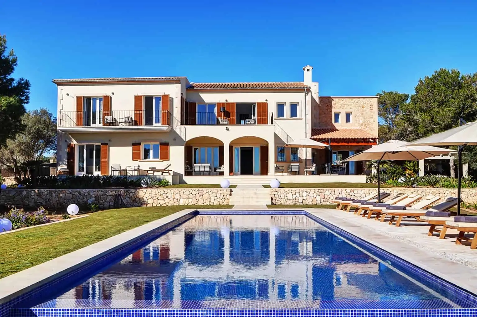 Villa Rental Mallorca - 6 Bedrooms - Balearic Bliss - Can Estera - view of house from the pool